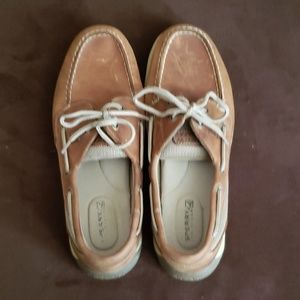 Ladies size 8M shoes